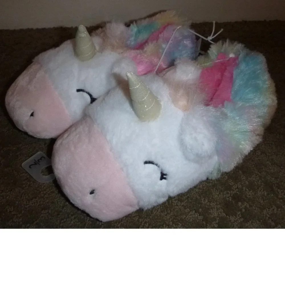 Girls Falls Creek UNICORN Rainbow Plush Slippers Size 2/3  NWT  Horn face